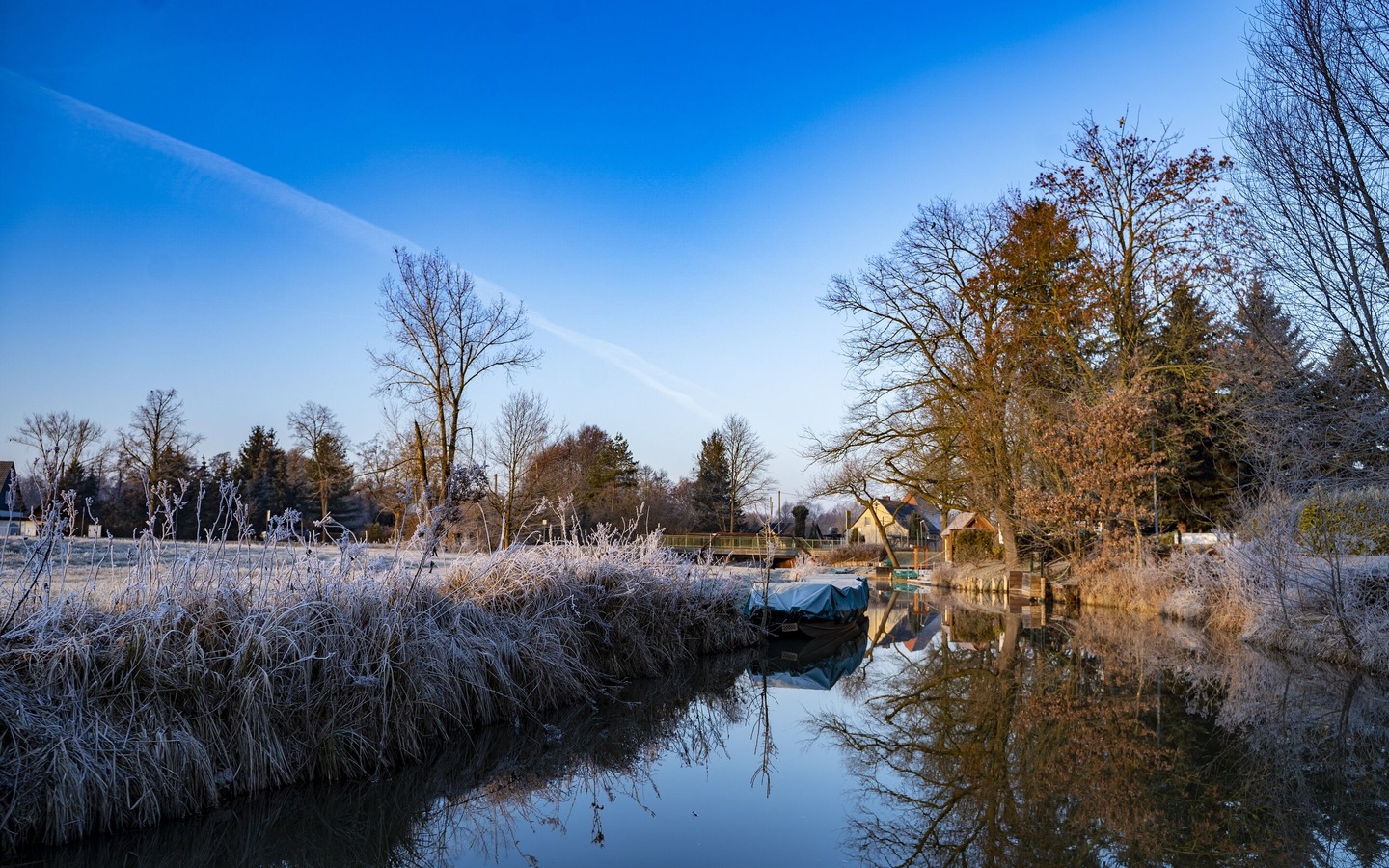 Kaminkahnfahrt im Winter am Bootshaus Leineweber, Foto: Ron Petraß, Lizenz: Amt Burg (Spreewald)