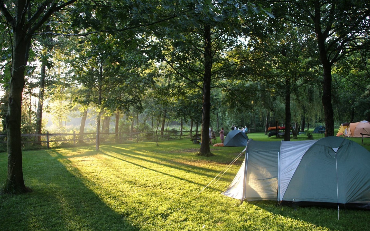Zelten am Ostgraben, Foto: Seyberth, Lizenz: Amt Burg (Spreewald)