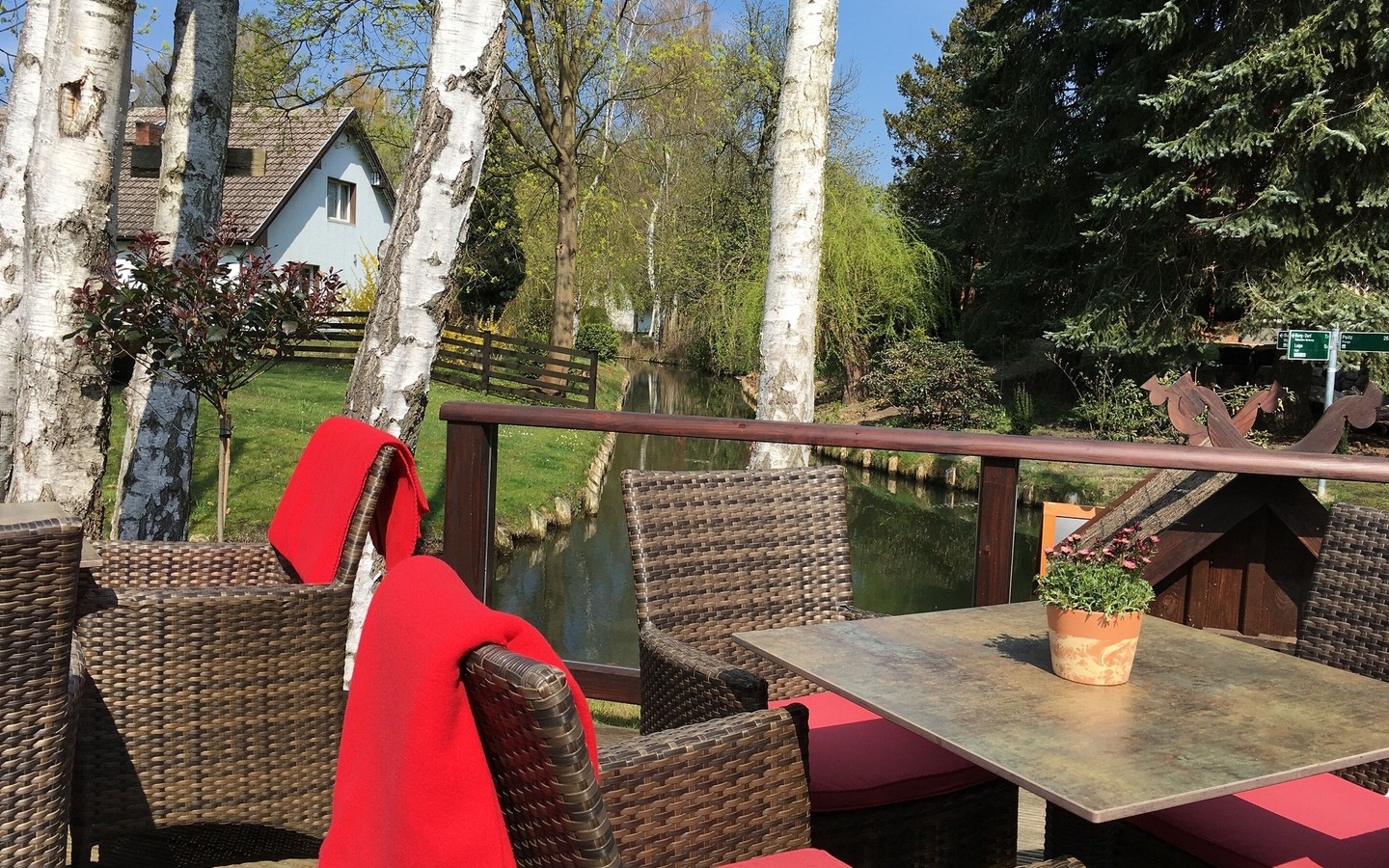 Terrasse Hofrestaurant Zum Schlangenkönig, Foto: Hofrestaurant, Lizenz: Amt Burg (Spreewald)