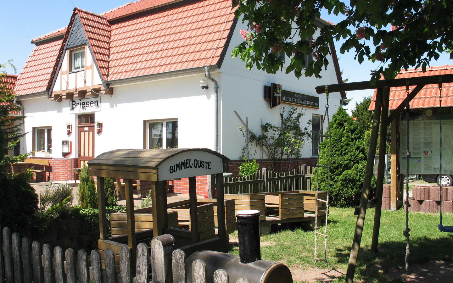 Gaststätte Alter Spreewaldbahnhof Briesen, Foto: Heinz-Joachim Schiemenz, Lizenz: Amt Burg (Spreewald)