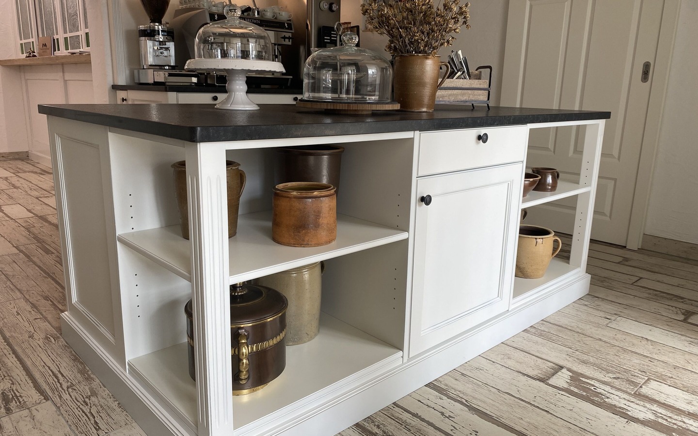 Platz für das Frühstücksbuffet, Foto: Jördis Urban, Lizenz: Haus Stenziger