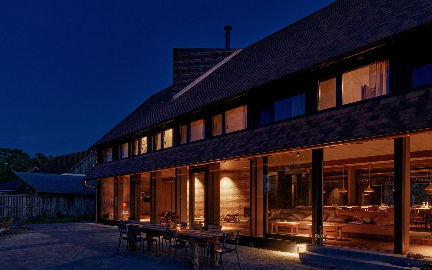 Scheune bei Nacht, Foto: Tobias König, Lizenz: Michelberger Farm