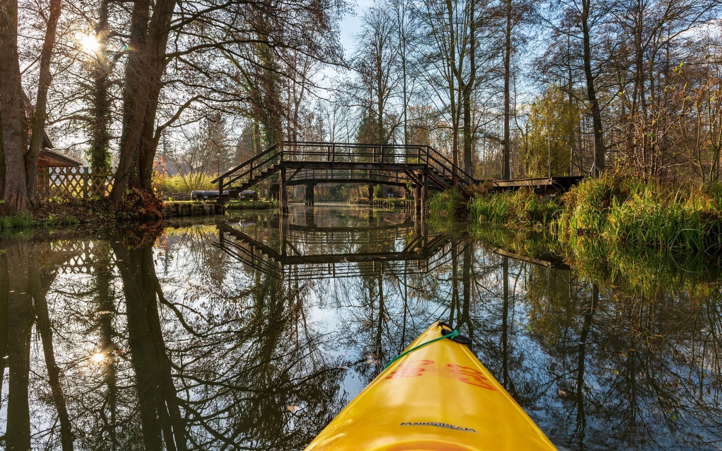 Spreewaldbrücke in Lübbenau im Herbst, Foto: TMB Fotoarchiv/Steffen Lehmann